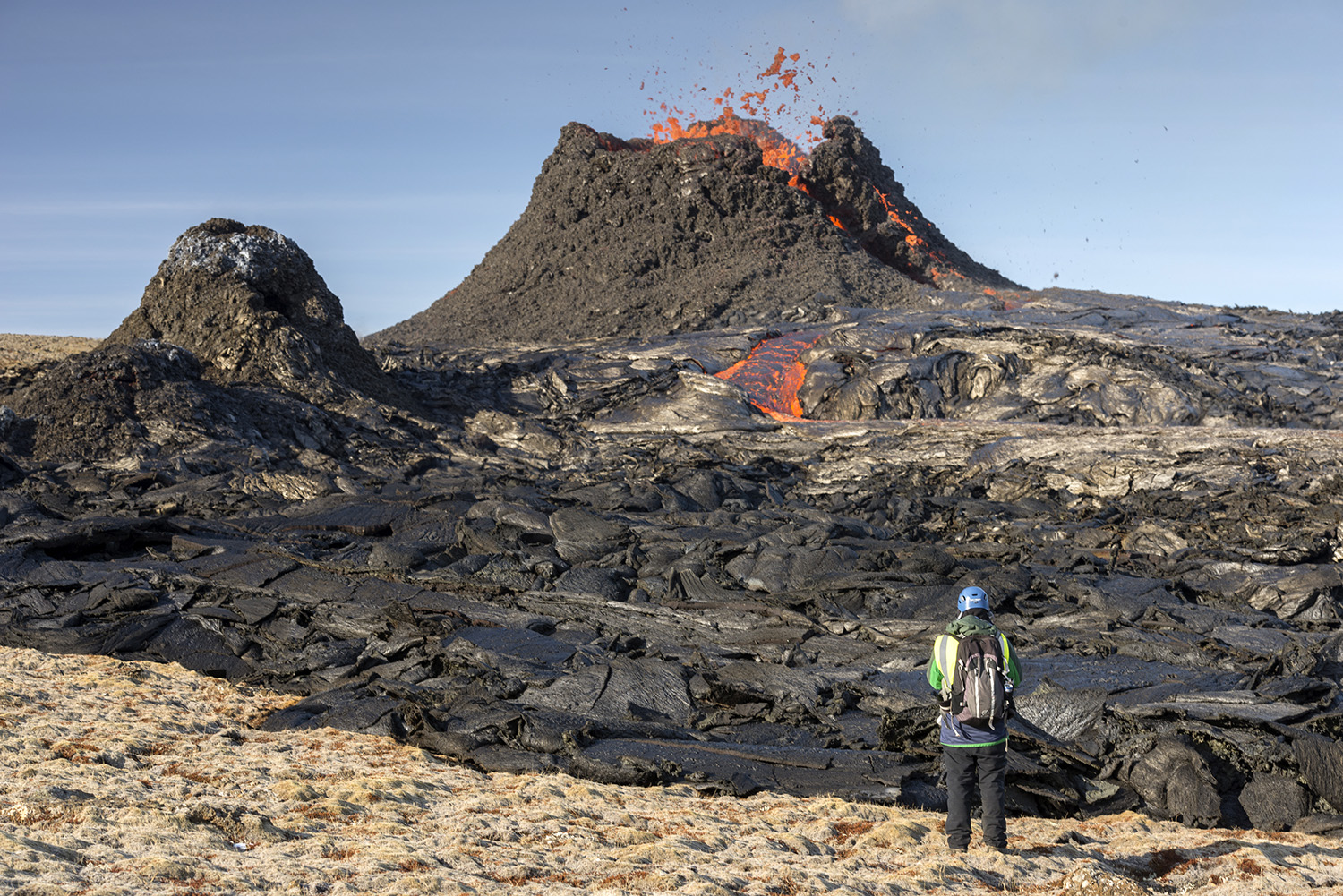 Marco in front of fissure #2 during the 2021 Fagrdalsfjall eruption, April 5th, 2021
Photo by: Kerstin Langenberger